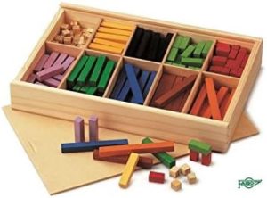 Caja de madera con departamentos con 300 regletas colores 1x1cm faibo